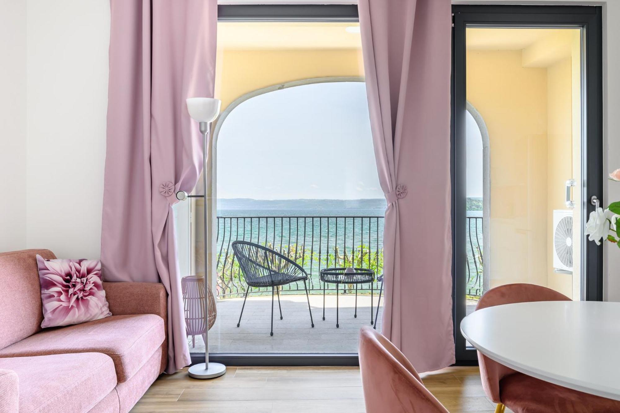 Casa Vacanze Maddalena - Palazzetto Sul Lago - Diamante Rosa Marta Pokoj fotografie