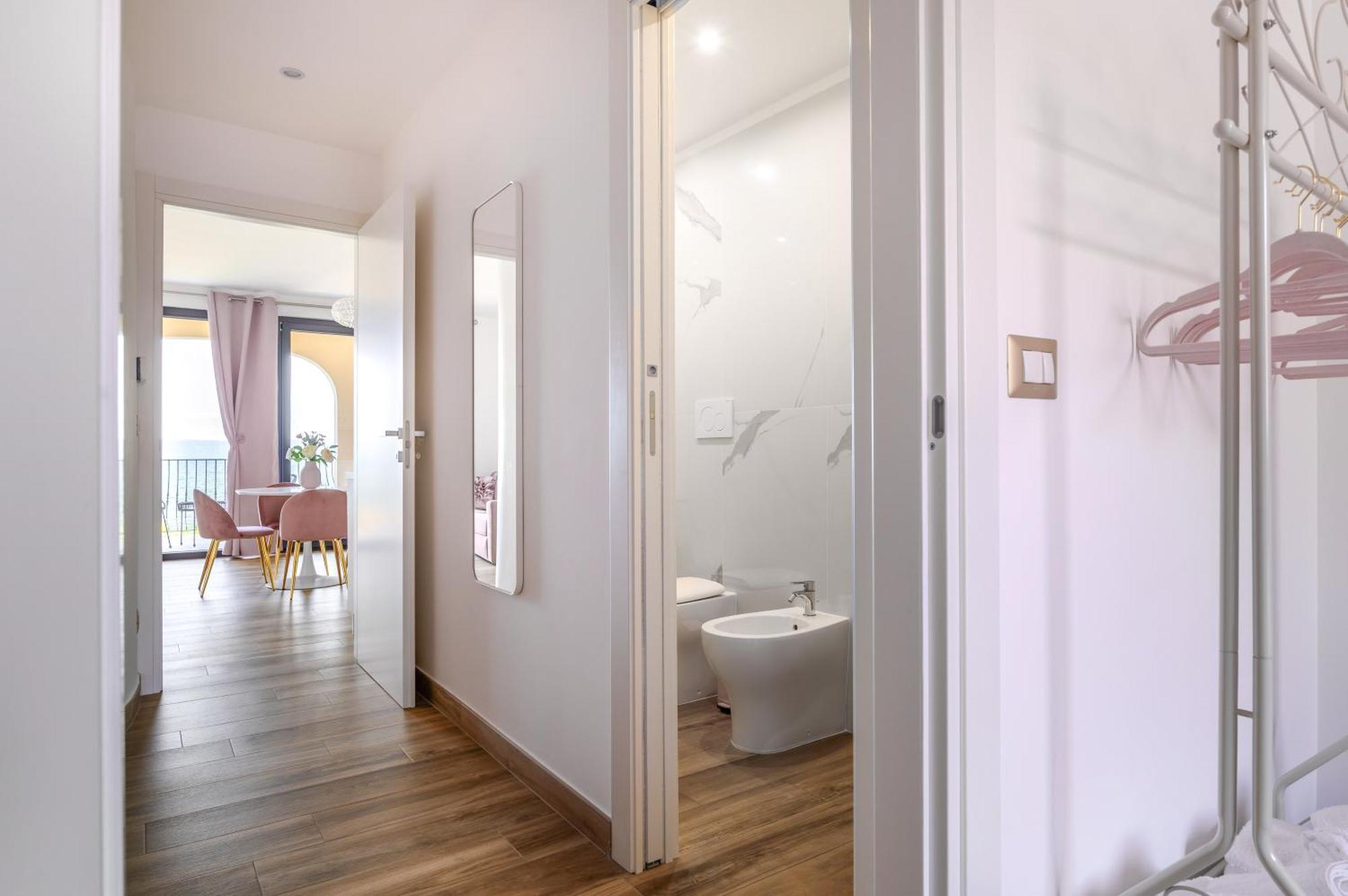 Casa Vacanze Maddalena - Palazzetto Sul Lago - Diamante Rosa Marta Exteriér fotografie