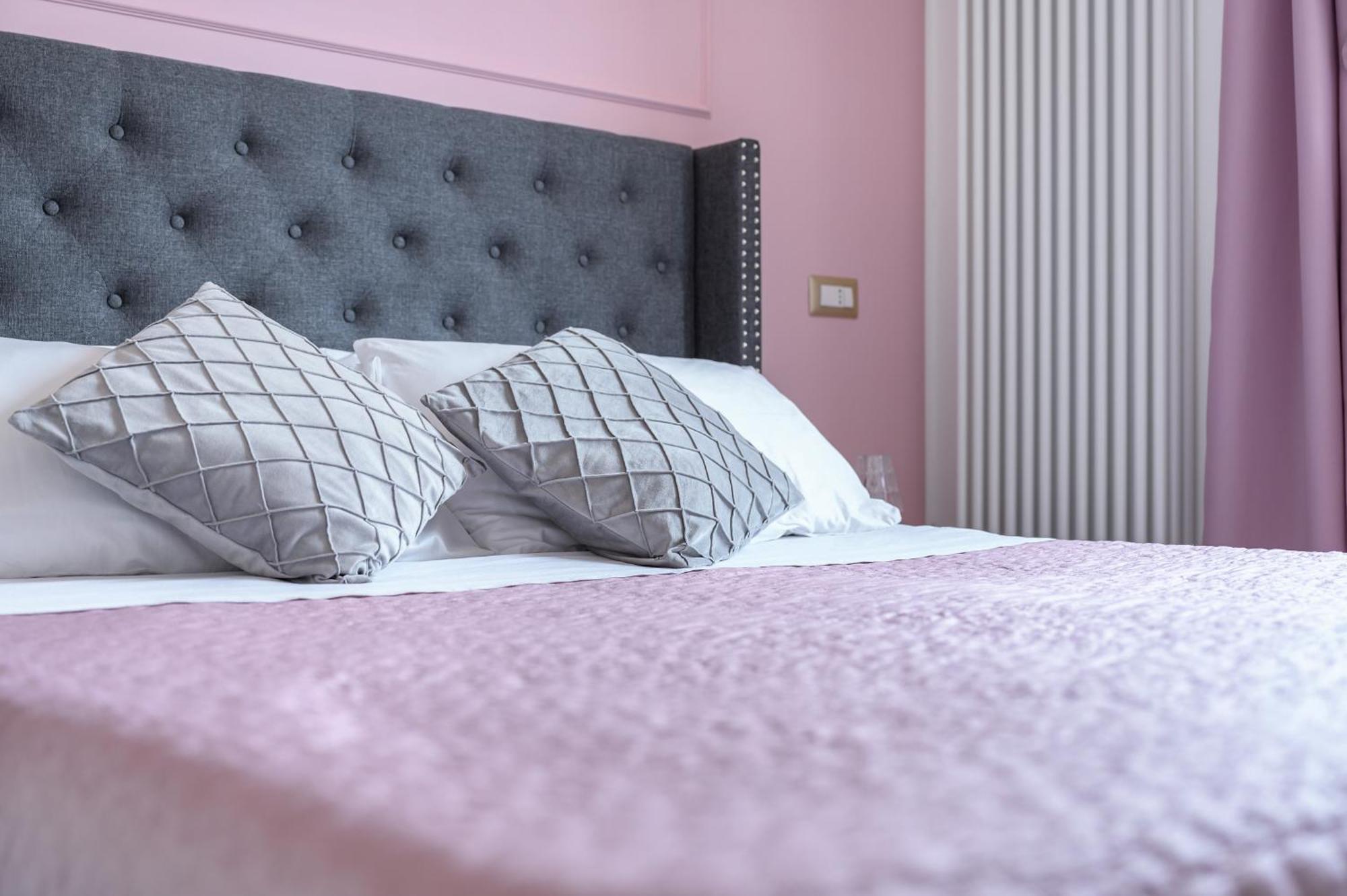 Casa Vacanze Maddalena - Palazzetto Sul Lago - Diamante Rosa Marta Exteriér fotografie